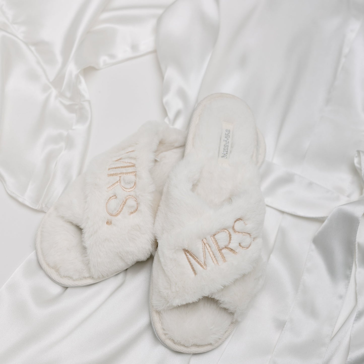 Personalized Ruffle Robe & Fluffy Slippers Bundle - White