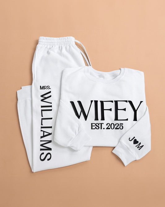 Embossed WIFEY Sweatshirt & Joggers Set - Contrast