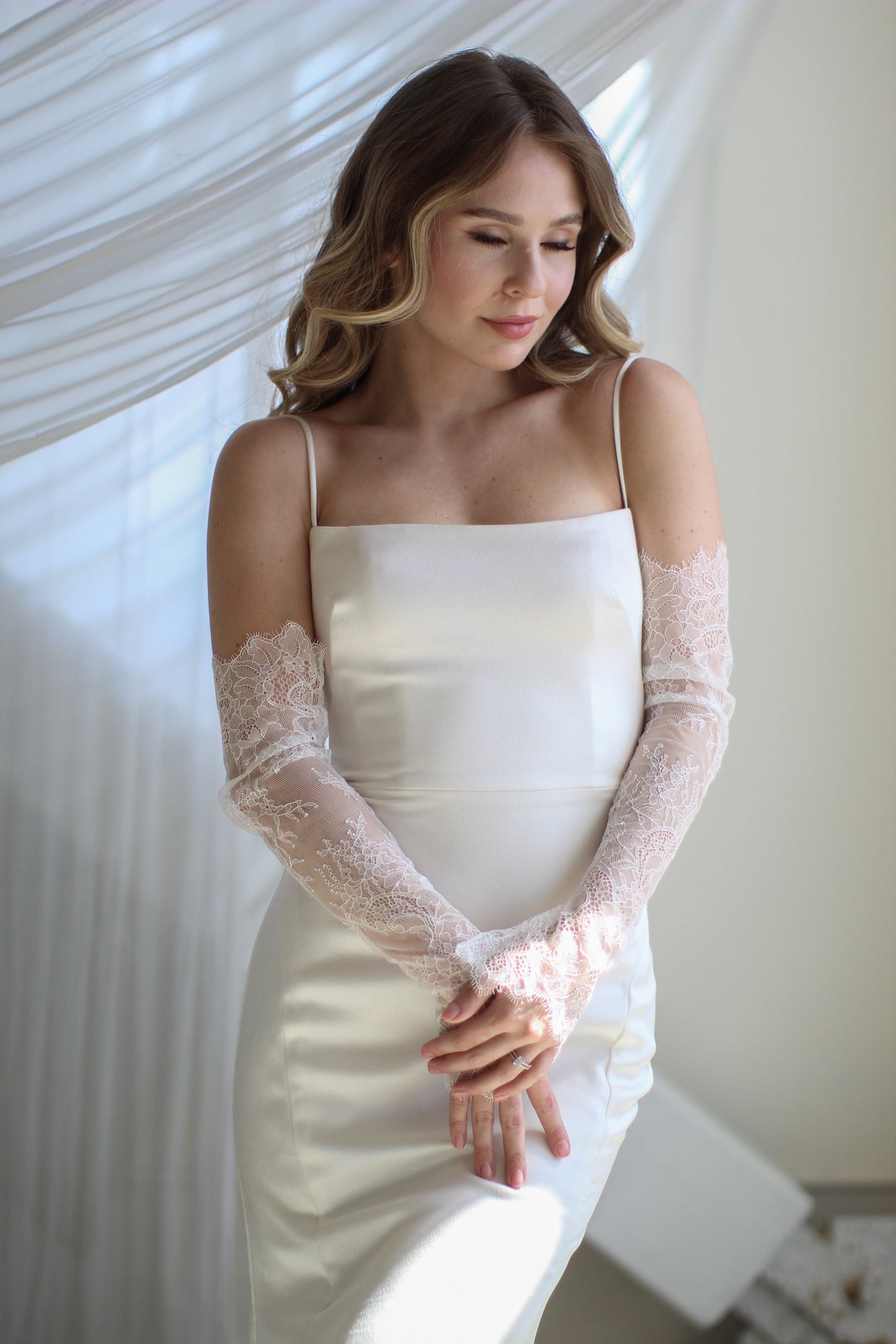 Delicate Vintage Lace Sleeves