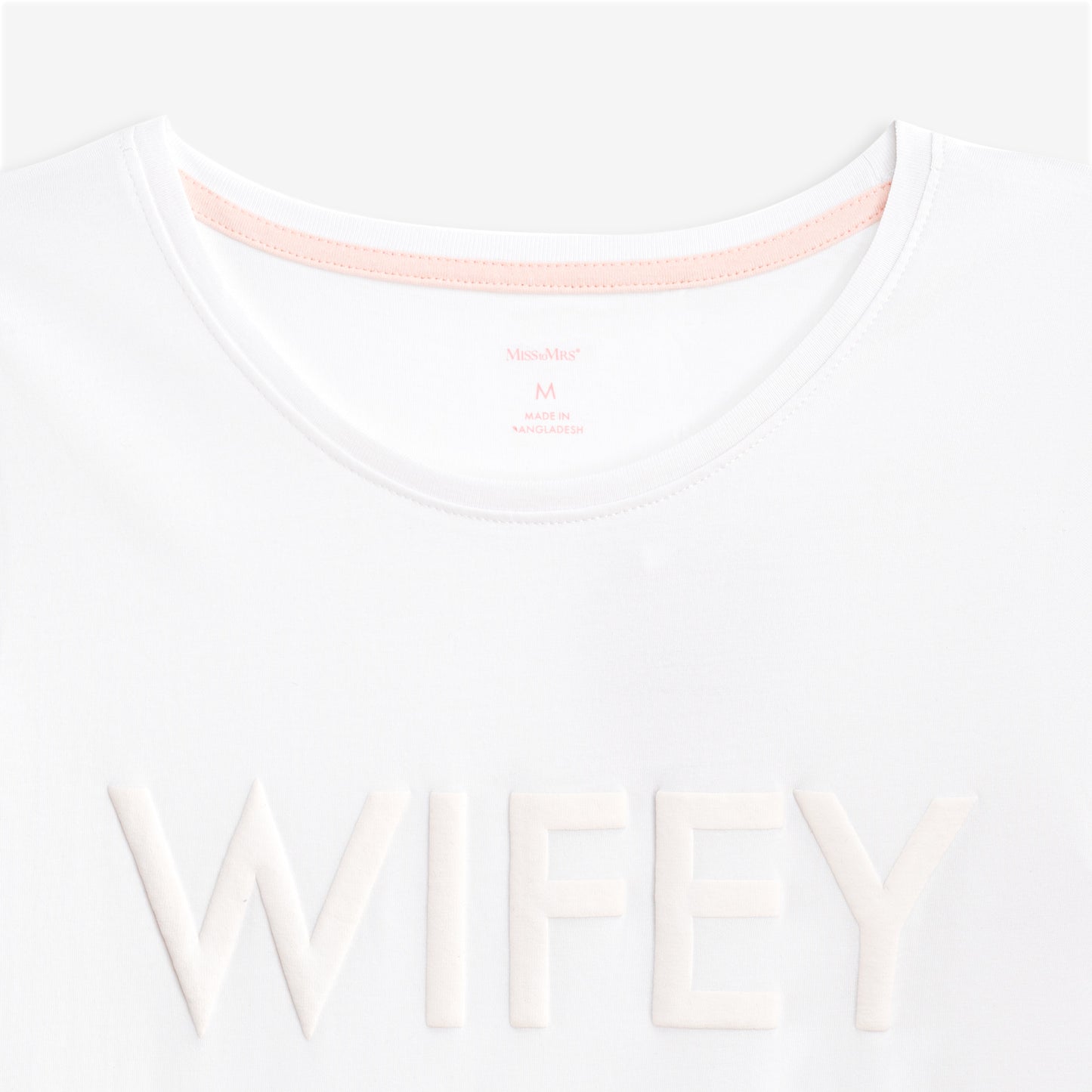 Hubby and Wifey Puff Print T-shirt Set. Crewneck t-shirts made of high-quality 100% cotton, black Hubby t-shirt and white Wifey t-shirt.