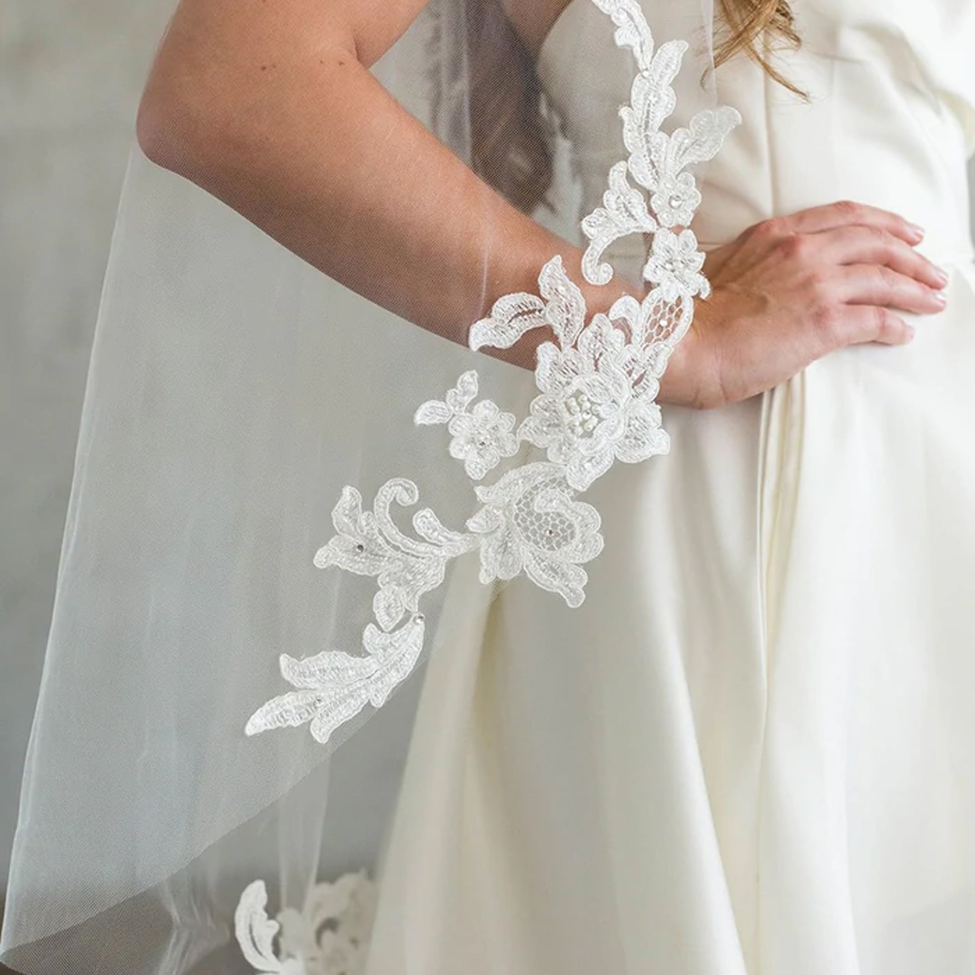 Bridal Fingertip Ivory Veil